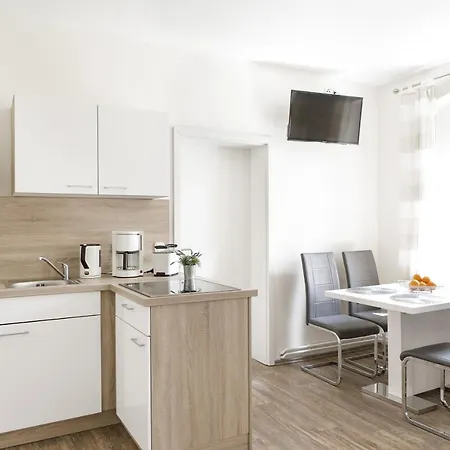 Landgasthof Deutsches Haus 公寓式酒店 Hüttenrode