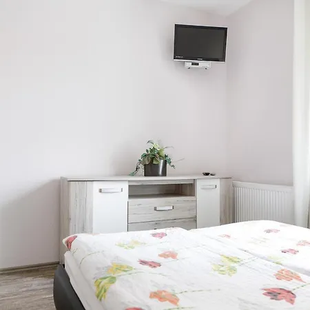 アパートホテル Landgasthof Deutsches Haus 3*