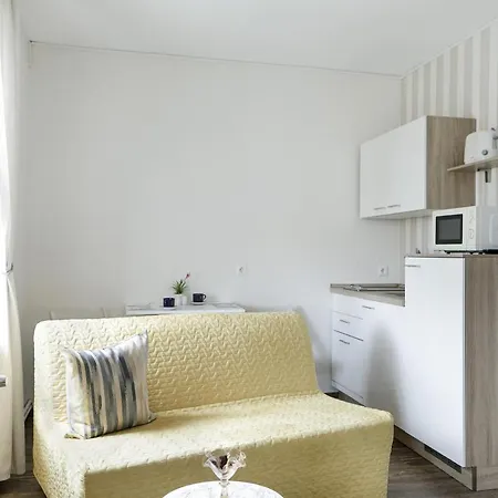 Landgasthof Deutsches Haus アパートホテル 3*