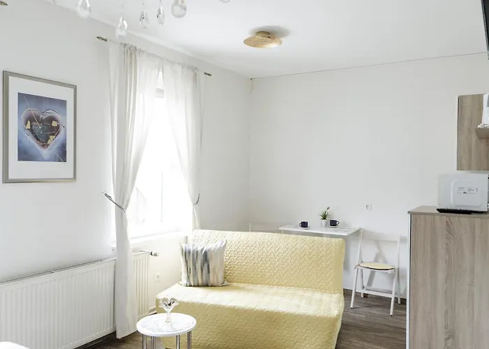 Landgasthof Deutsches Haus アパートホテル 3*